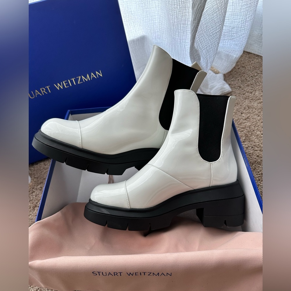 Stuart Weitzman Chelsea White Boots / Booties - Picture 4 of 8